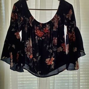 Off the shoulder bell sleeves blouse